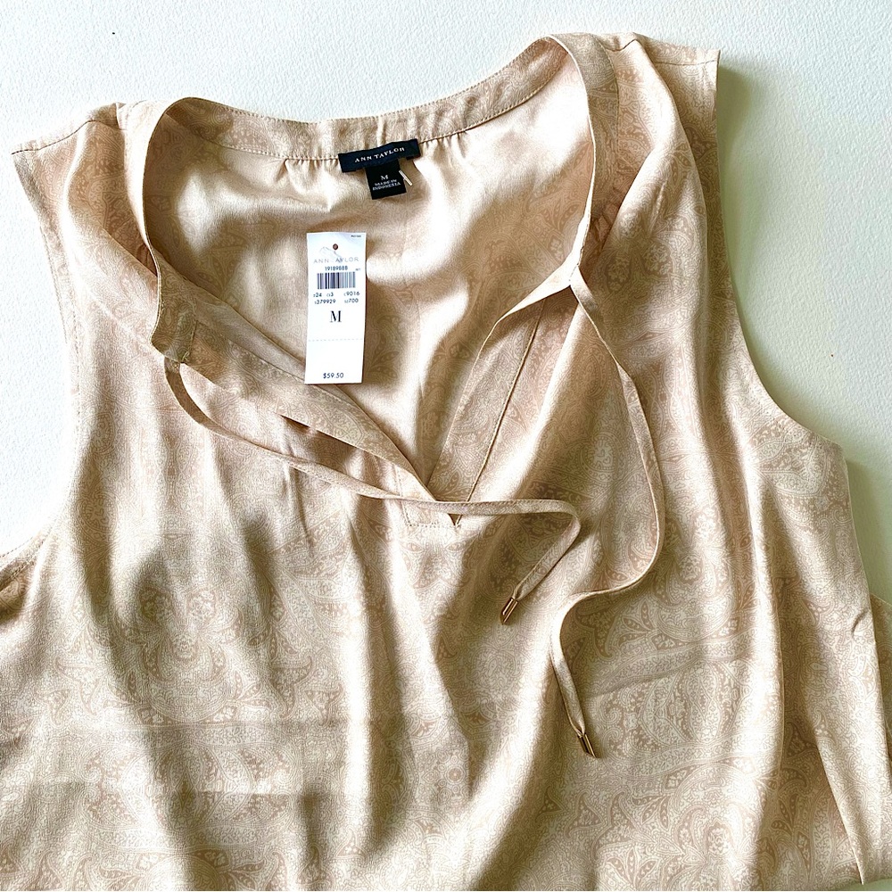 NWT Ann Taylor Blush Colored Paisley Sleeveless Tank, Size: M